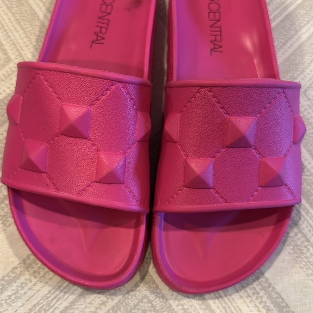 275 Central Women’s Hot Pink Fuchsia Rubber Stud Detail Slides - Size 38 - Picture 3 of 4